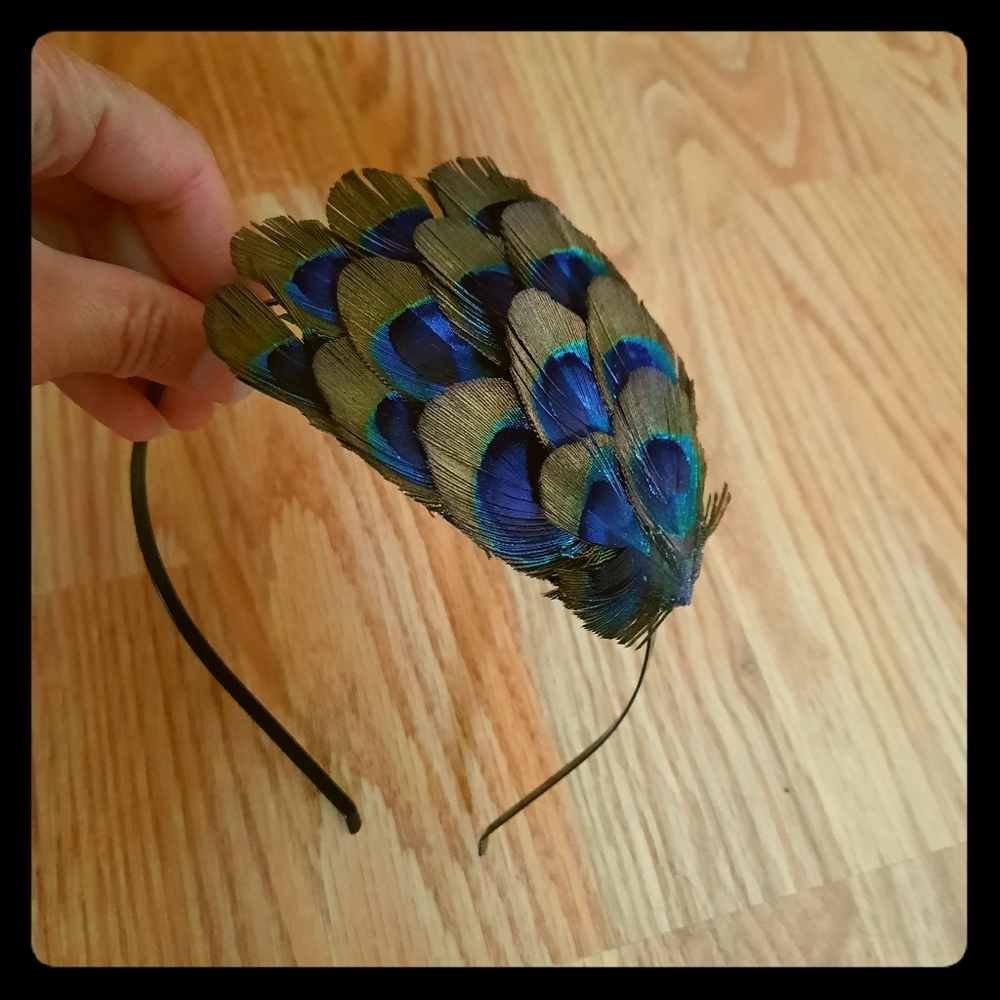NWOT Boho Wedding Peacock feather headband